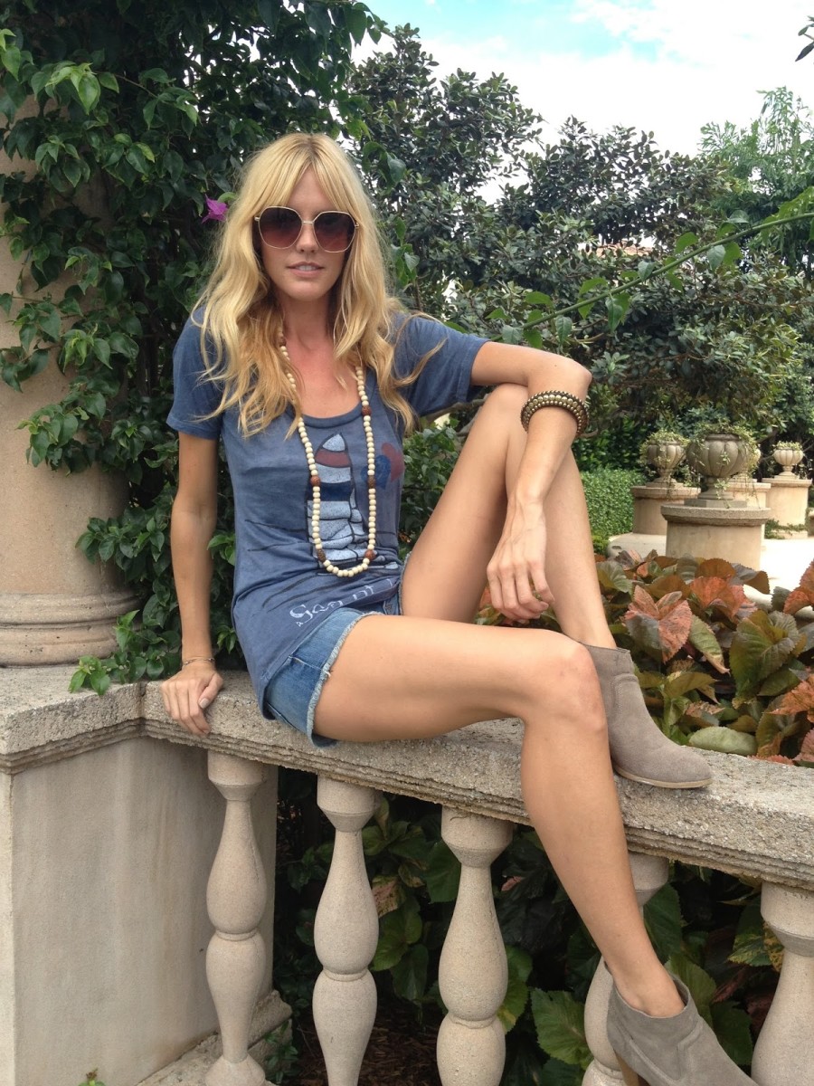 Island Style Watch: True Blue Styles At Rapunzel's Closet | Palm Beach ...