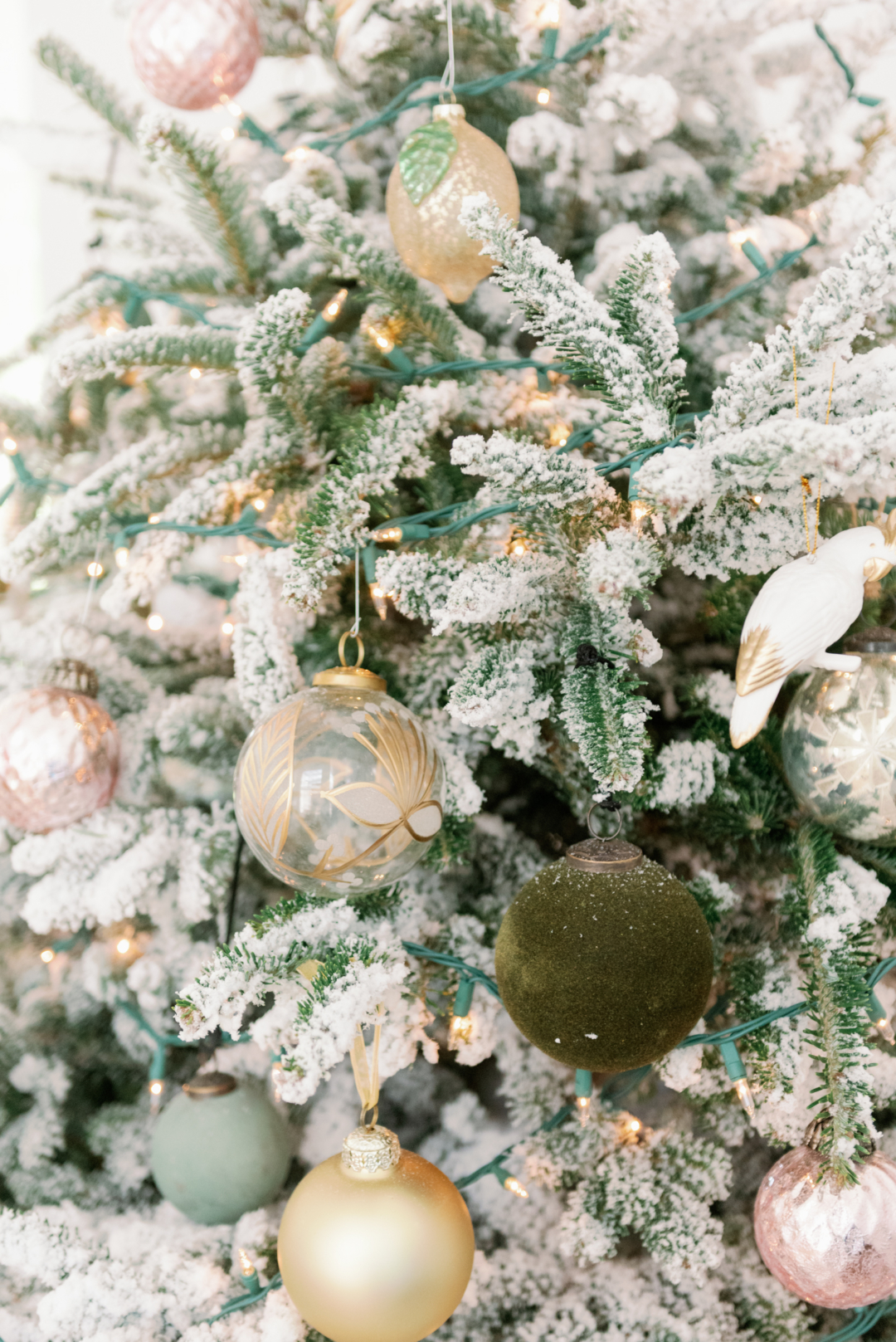 Black Friday: Blush and Green Holiday Decor with Palm Beach Lately